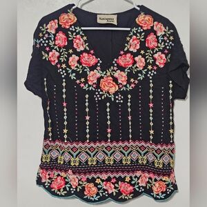 Savanna Jane Embroidered scallop top size S